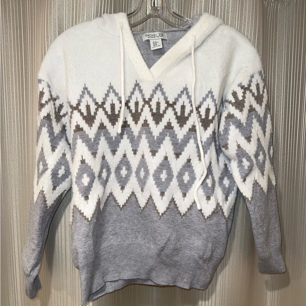 Rachel Zoe white and grey patterned fuzzy v-neck hoodie